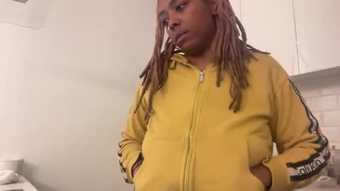 Snapshot of chocolatecakequeen chatting on 12-05-24, 04:09 ChocolateCakeQueen online show from 12-05-24, 04:09