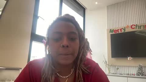 Snapshot of chocolatecakequeen chatting on 12-22-24, 05:10 ChocolateCakeQueen online show from 12-22-24, 05:10