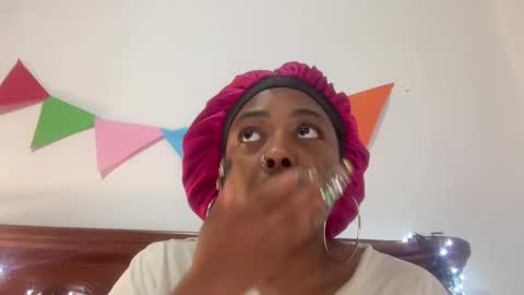 Snapshot of chocolatecakequeen chatting on 11-11-25, 04:23 ChocolateCakeQueen online show from 11-11-25, 04:23