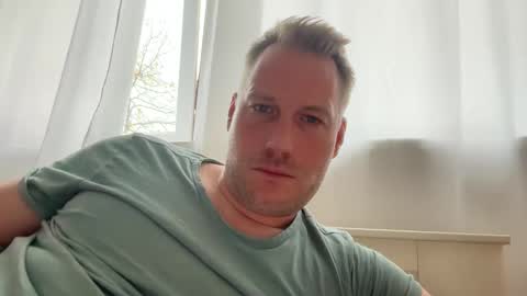 Snapshot of chris2024x chatting on 10-12-25, 02:05 Christian online show from 10-12-25, 02:05