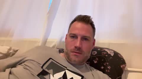 Snapshot of chris2024x chatting on 11-08-25, 03:45 Christian online show from 11-08-25, 03:45