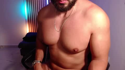 cris         Twitter magnum101010 insta magnumc20 online show from 01-17-26, 05:01