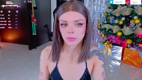 Snapshot of chris_parker01 chatting on 12-22-24, 12:38 juli Instagram july rv17 - Twitter juli rv17 online show from 12-22-24, 12:38