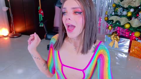 Snapshot of chris_parker01 chatting on 12-23-24, 12:08 juli Instagram july rv17 - Twitter juli rv17 online show from 12-23-24, 12:08