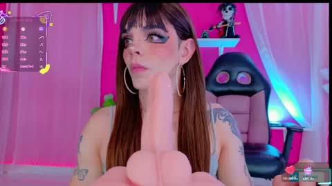 Snapshot of chris_parker01 chatting on 09-10-25, 12:49 juli Instagram july rv17 - Twitter juli rv17 online show from 09-10-25, 12:49