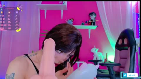 Snapshot of chris_parker01 chatting on 09-17-25, 12:40 juli Instagram july rv17 - Twitter juli rv17 online show from 09-17-25, 12:40