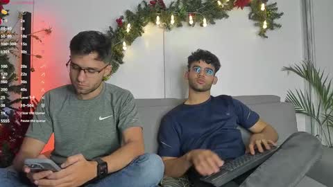 Im Chirs IM MODEL INDEPENDT online show from 12-28-24, 03:58