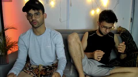 Im Chirs IM MODEL INDEPENDT online show from 01-14-25, 03:11