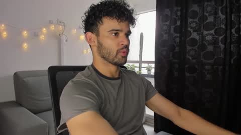 Im Chirs IM MODEL INDEPENDT online show from 01-24-25, 07:28