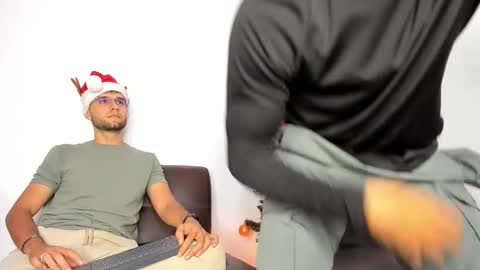 Im Chirs IM MODEL INDEPENDT online show from 11-30-25, 12:36