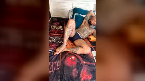 Snapshot of chrisb1981 chatting on 02-17-26, 05:41 KING YAMMY online show from 02-17-26, 05:41