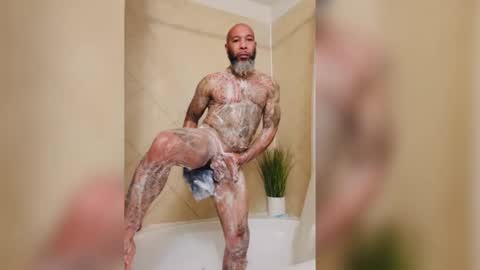 Snapshot of chrisb1981 chatting on 02-18-26, 11:01 KING YAMMY online show from 02-18-26, 11:01