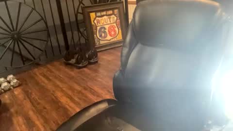 Snapshot of chrisfroom chatting on 11-23-25, 10:48 chrisfroom online show from 11-23-25, 10:48