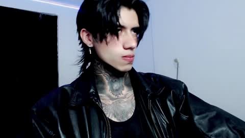 CHRIS  INDEPENT MODEL online show from 02-18-25, 02:05