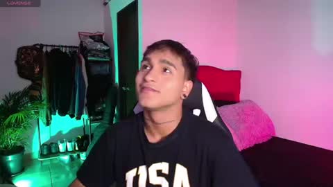 Snapshot of chriss_wg_ chatting on 06-14-26, 09:28 Christian Wang online show from 06-14-26, 09:28