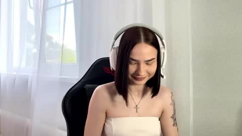 christelgabisi online show from 05-15-26, 12:45