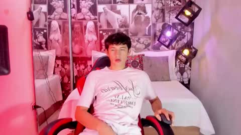 Snapshot of christian_foxx chatting on 03-02-26, 06:26 Christian online show from 03-02-26, 06:26