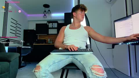 UPVOTE ME ------  ILL DO SOMETHING FOR FREE online show from 01-03-25, 07:07