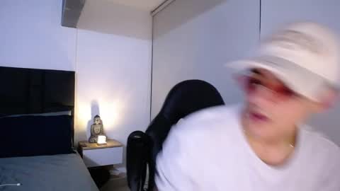 Snapshot of christianvalenzia chatting on 11-12-25, 04:24 Christian online show from 11-12-25, 04:24