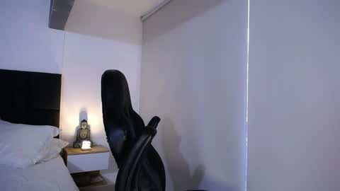 Snapshot of christianvalenzia chatting on 12-15-25, 08:02 Christian online show from 12-15-25, 08:02