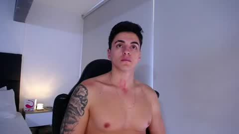 Snapshot of christianvalenzia chatting on 12-16-25, 02:00 Christian online show from 12-16-25, 02:00