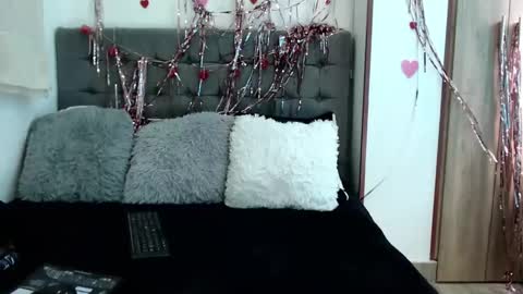 Christine Moore online show from 09-22-25, 05:37