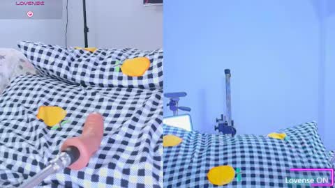 Snapshot of christin_brown chatting on 12-16-25, 01:10 Christin online show from 12-16-25, 01:10