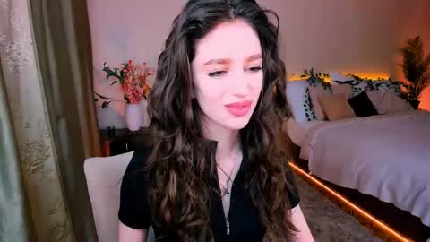 Snapshot of christinaconteeree chatting on 09-29-25, 07:30 christinaconteeree online show from 09-29-25, 07:30