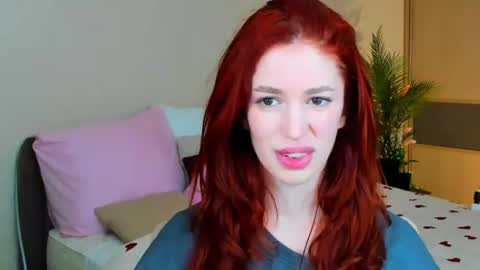 Snapshot of christinaconteeree chatting on 06-20-26, 03:20 christinaconteeree online show from 06-20-26, 03:20