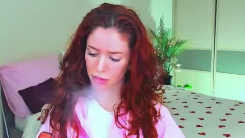 Snapshot of christinaconteeree chatting on 07-17-26, 07:19 christinaconteeree online show from 07-17-26, 07:19