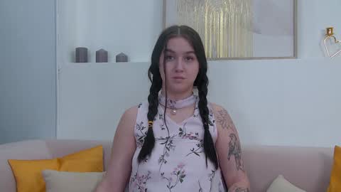 Christina online show from 01-08-25, 04:44