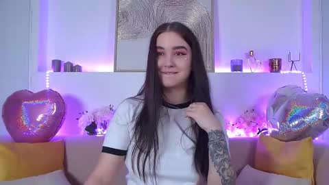 Christina online show from 02-13-25, 06:38