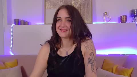 Christina online show from 03-11-25, 06:41