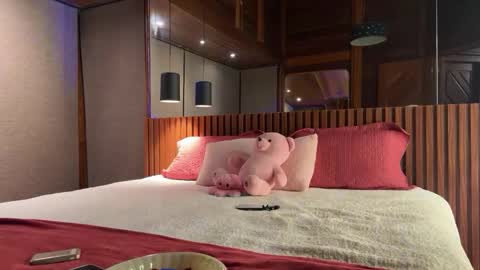 Christina Sage online show from 09-25-25, 04:38