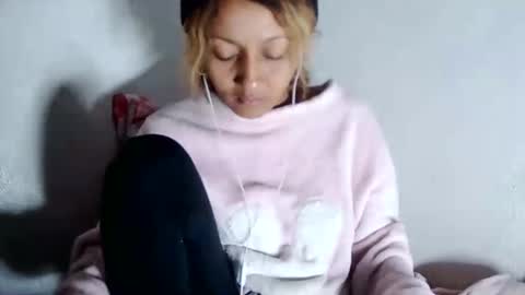 Snapshot of christine213 chatting on 01-14-25, 04:50 christine213 online show from 01-14-25, 04:50