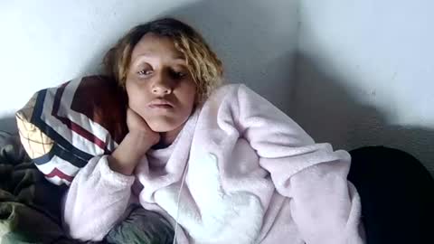 Snapshot of christine213 chatting on 02-05-25, 09:40 christine213 online show from 02-05-25, 09:40