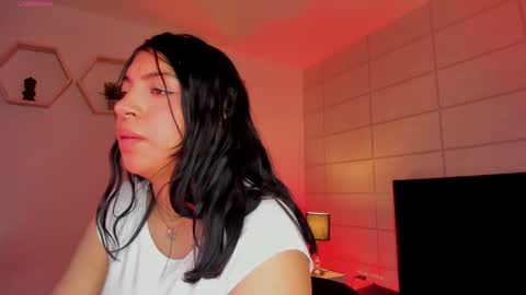 Christine  online show from 12-22-25, 12:02