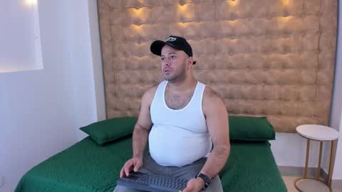 christopher_cruz_ online show from 11-23-25, 08:30