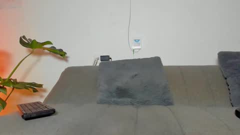 Christopher online show from 02-19-25, 06:11