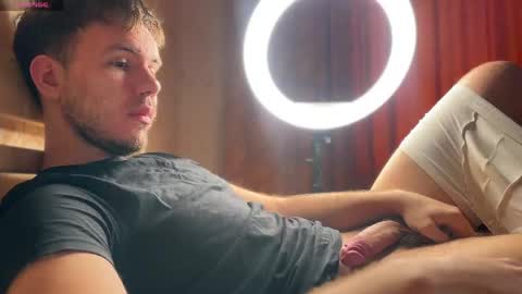 Christopher online show from 04-18-26, 07:23