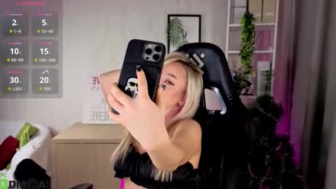 hristy3 online show from 12-15-25, 12:26