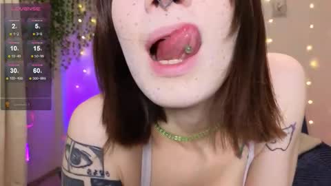 Snapshot of christy_memeow chatting on 10-14-25, 03:13 christy memeow online show from 10-14-25, 03:13