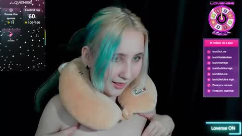 Snapshot of christyw3b chatting on 11-21-25, 05:11 christyw3b online show from 11-21-25, 05:11