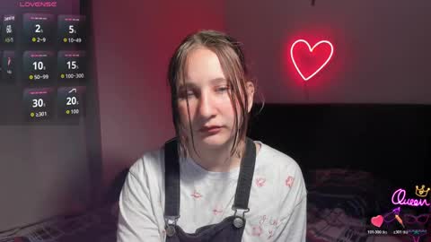 Snapshot of christyw3b chatting on 05-30-26, 07:44 christyw3b online show from 05-30-26, 07:44