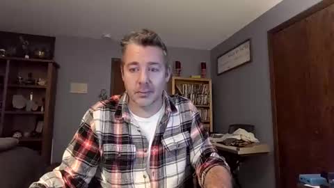 chrisw8121 online show from 12-16-25, 05:23