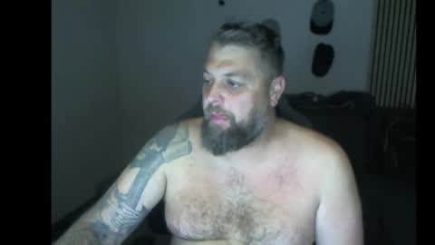 Snapshot of chrizz80 chatting on 10-21-25, 11:05 Chrizz online show from 10-21-25, 11:05