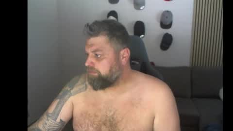 Snapshot of chrizz80 chatting on 11-15-25, 08:55 Chrizz online show from 11-15-25, 08:55