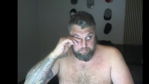 Snapshot of chrizz80 chatting on 11-16-25, 12:05 Chrizz online show from 11-16-25, 12:05