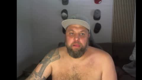 Snapshot of chrizz80 chatting on 11-26-25, 01:34 Chrizz online show from 11-26-25, 01:34