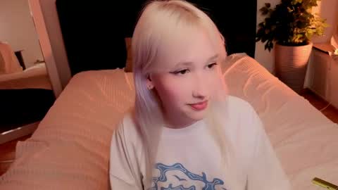 Snapshot of chrome_heartz chatting on 05-16-26, 07:34 EvaBlonde TayaBrunette EliieBlack hair online show from 05-16-26, 07:34